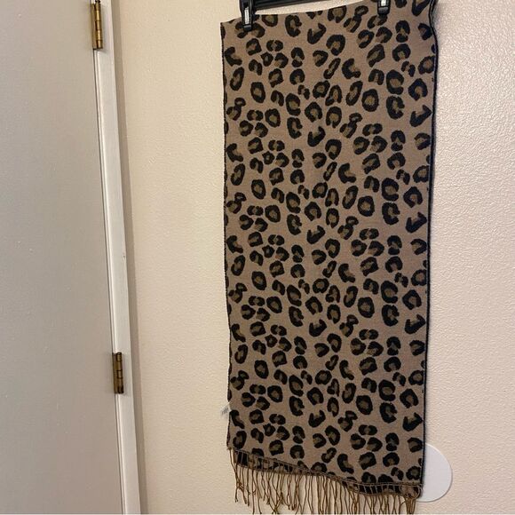 BP brown Animal cheetah leopard Print Scarf mid weight cozy fringe 17x80 - Picture 3 of 8
